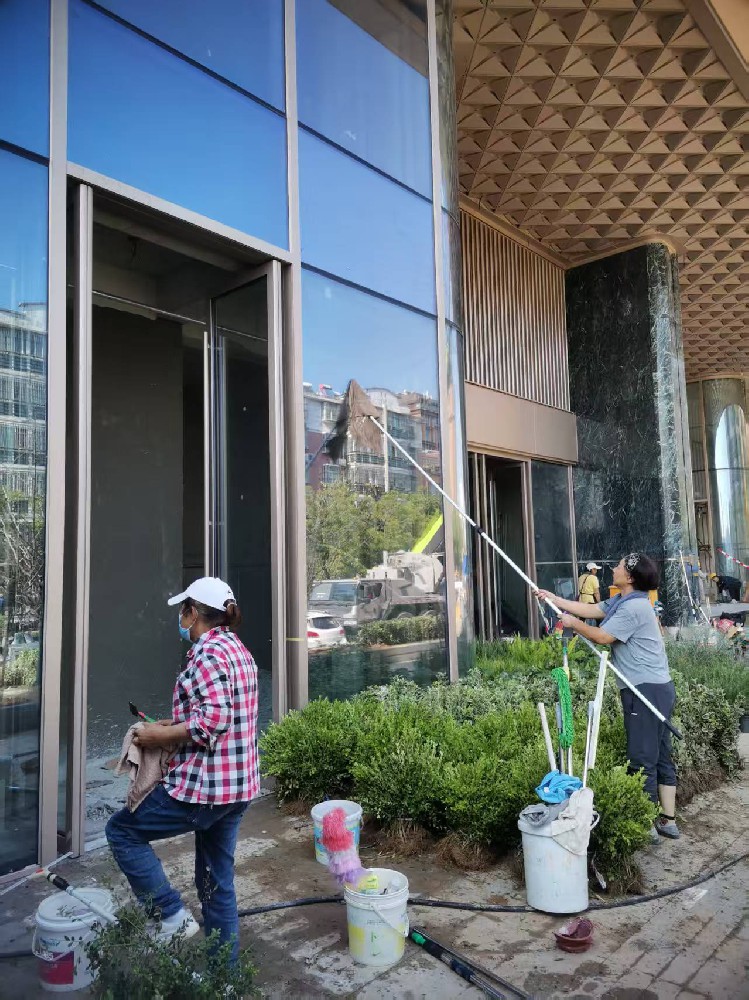 中建五局的徐州某小区项目工地开荒保洁